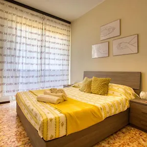 Caseospitali - Casa Luce A Due Passi Dal San Raffaele - 1 Bedroom E Divano In , Vimodrone Italia